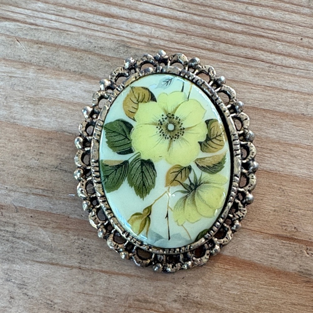 Vintage Floral Brooch with Yellow and Green Design